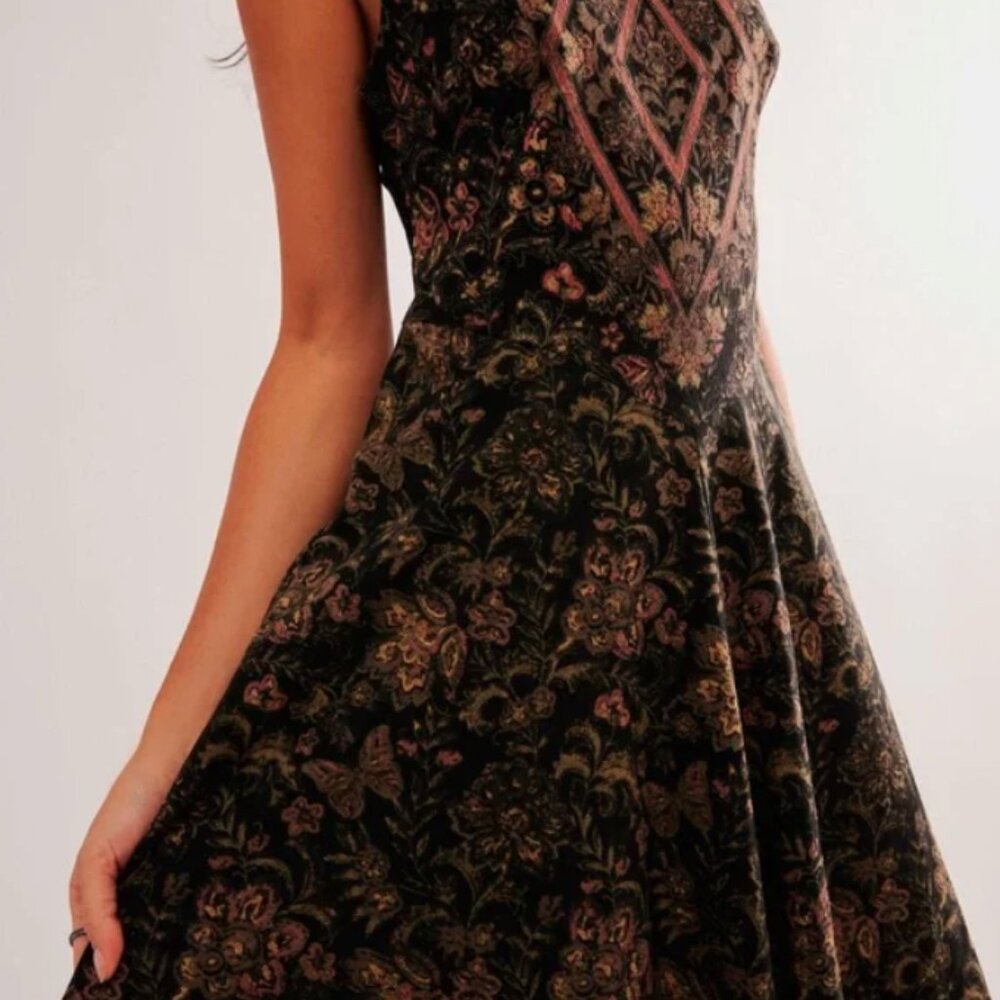 Malena, fits like S, dress, Black Floral - Picture 5 of 8